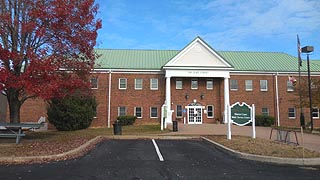 [photo, Louis L. Goldstein District Court/Multi-Service Center, 200 Duke St., Prince Frederick, Maryland]