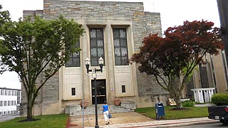 [photo, Cecil County Courthouse, 129 East Main St., Elkton, Maryland]