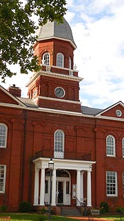 [photo, Worcester County Courthouse, One West Market St., Snow Hill, Maryland]