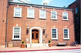 [photo, City Hall, 160 Duke of Gloucester St., Annapolis, Maryland]