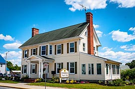 [photo, Town Hall, 113 South Main St., Greensboro, Maryland]