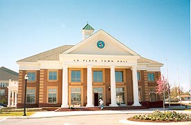 [photo, Town Hall, 305 Queen Anne St., La Plata, Maryland]